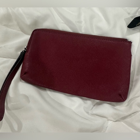 Guess Wrist Wallet - Picture 4 of 4